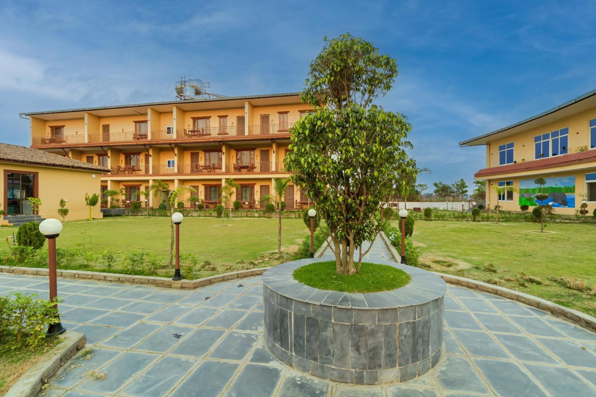 Sisai Park Village Chitwan Exterior photo
